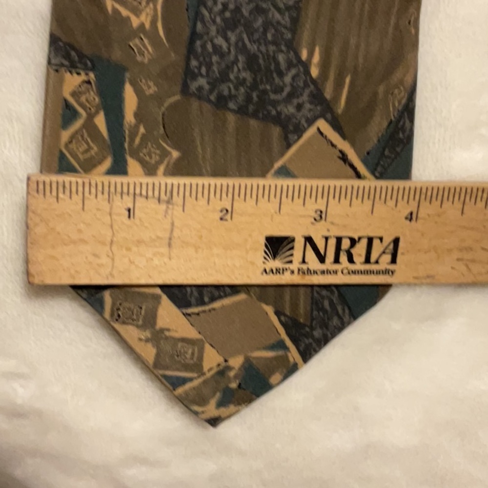 Halston necktie - Picture 2 of 5